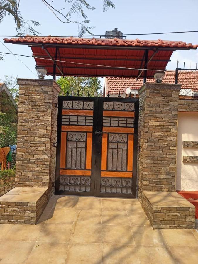 Singh Cottage Лонавла Екстер'єр фото
